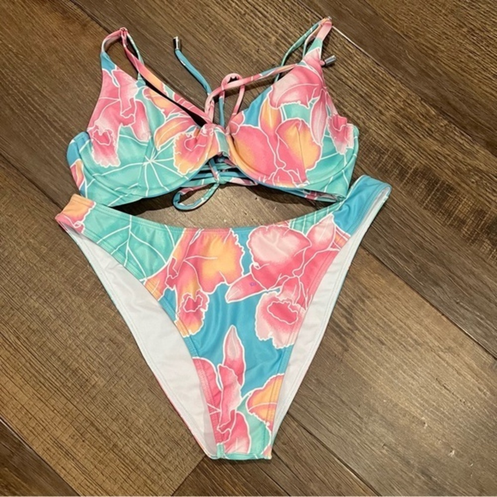 *Kenny Flowers Maui Underwire Bikini Top Multicolor Full Suit
